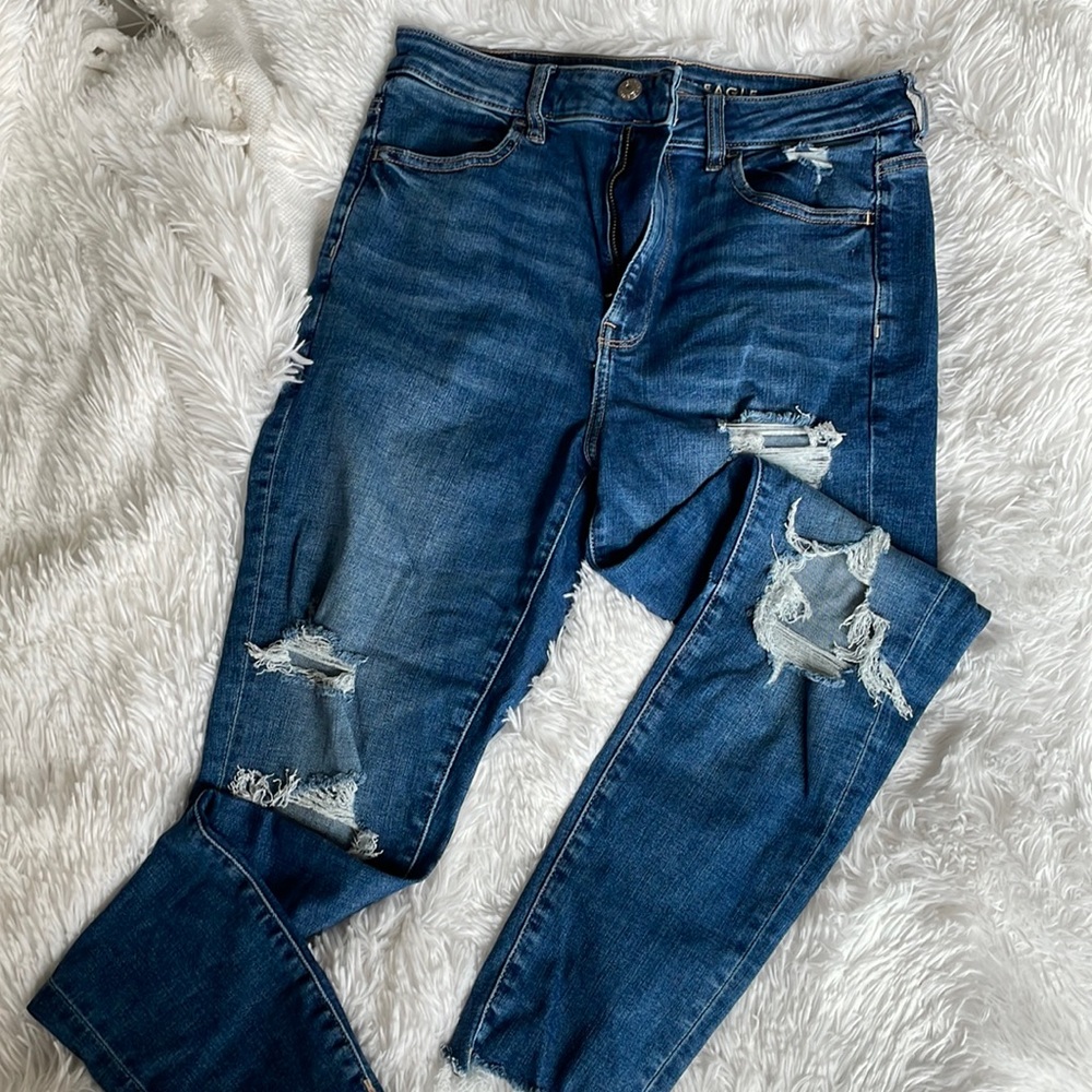 American Eagle Super High Rise Distressed Jeans